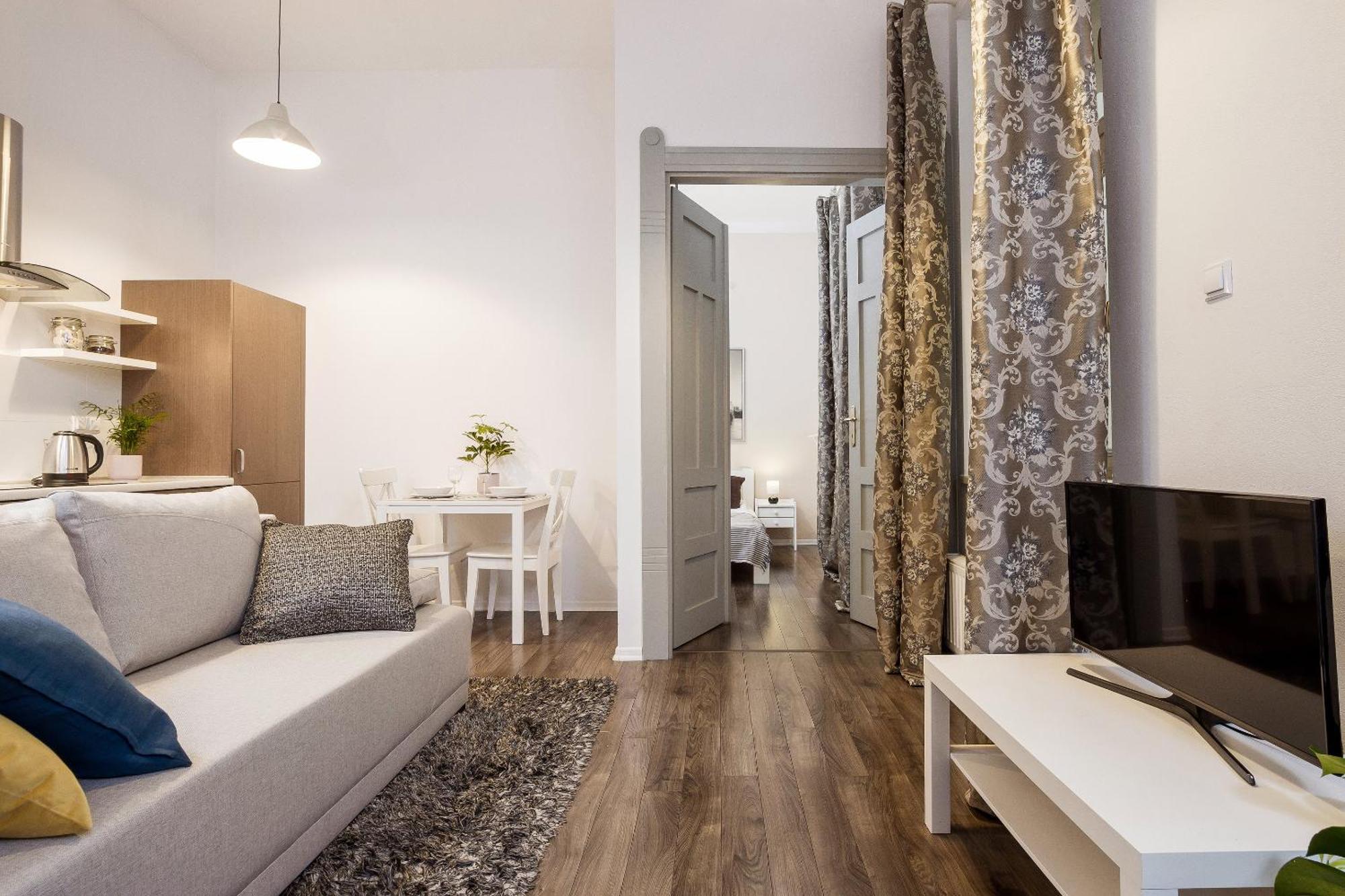 Main Station - 8 Rakowicka Street Apartment Krakau